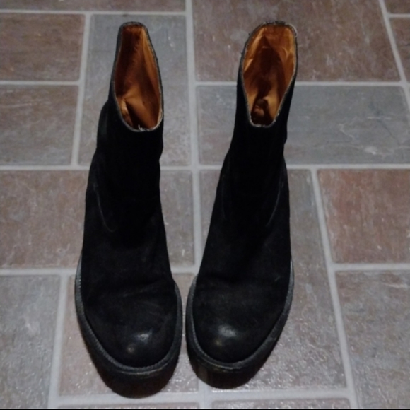 Gucci Other - Gucci Men's Black Suede boots size 7.5